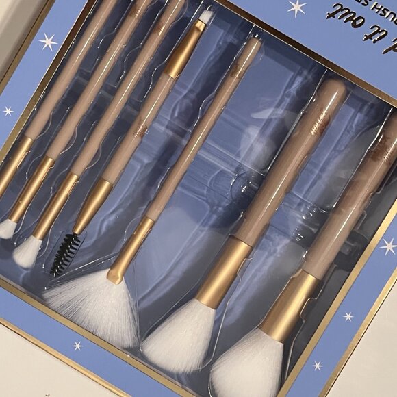 Blending Make Up Brushes. (2 sets / 7 brushes in a set) (NEW) (h/x) - Picture 9 of 13